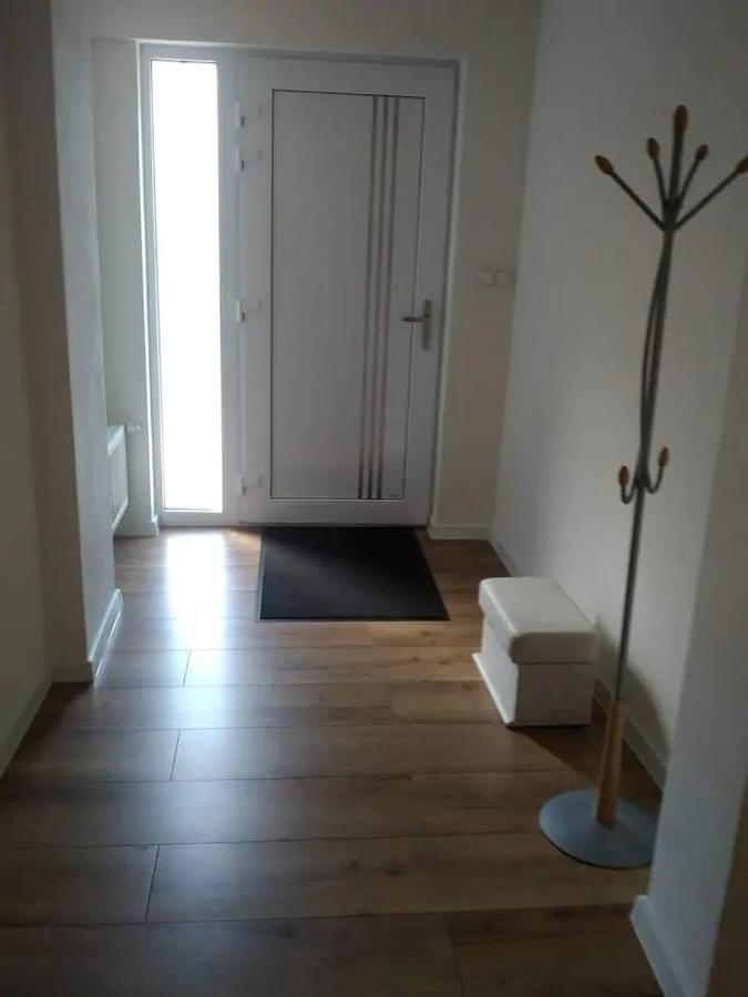 Slnecny Apartmanovy Dom Oslany Dış mekan fotoğraf