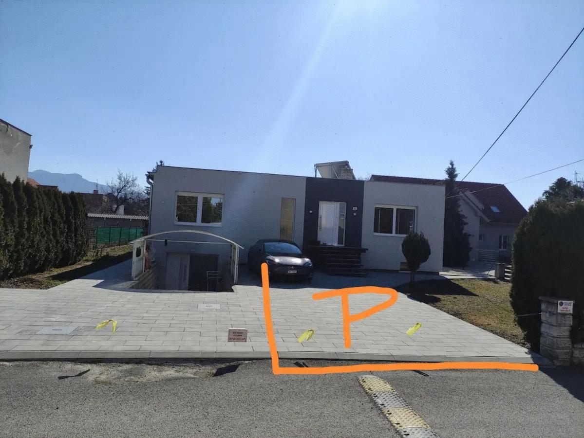 Slnecny Apartmanovy Dom Oslany Dış mekan fotoğraf